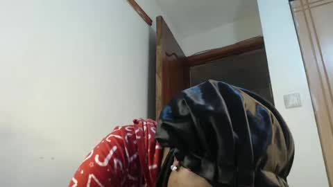 tania online show from April 30, 9:41 pm