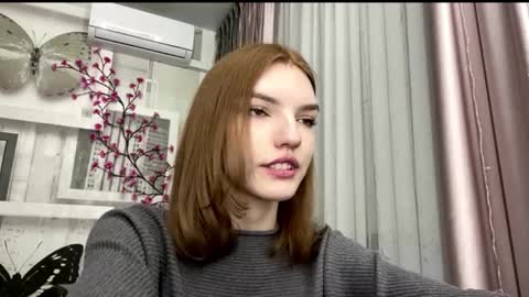 Mia online show from March 18, 3:06 pm