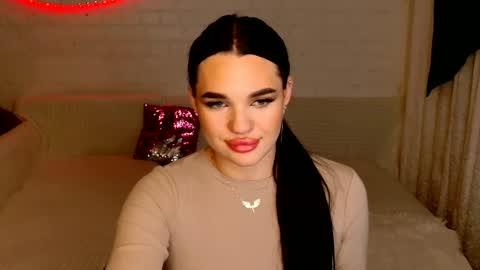 Snapshot of tasty_babyy chatting on December 17, 2:33 pm tasty_babyy online show from December 17, 2:33 pm