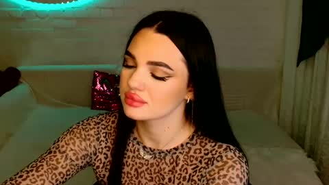 Snapshot of tasty_babyy chatting on December 18, 7:08 pm tasty_babyy online show from December 18, 7:08 pm