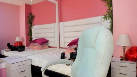 tatiana_arboleda online show from March 13, 4:25 am