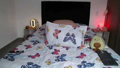 tatiana_monteros online show from May 2, 2:42 pm