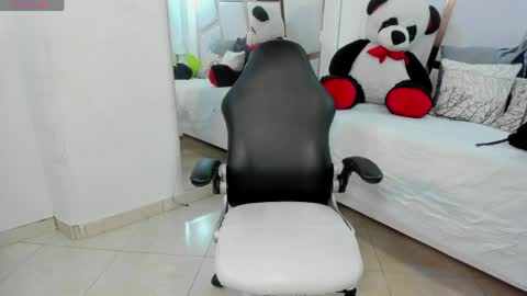 tatikanyx online show from June 3, 2:33 pm