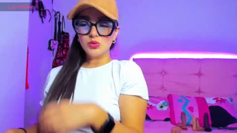 Snapshot of tatissdeliciuss chatting on December 13, 1:37 am Tatiss online show from December 13, 1:37 am