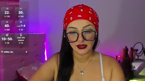 Tatiss online show from October 31, 3:52 am