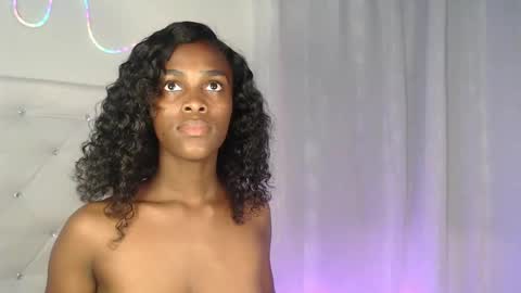 Snapshot of tatixxxvega chatting on October 4, 5:17 pm tatix online show from October 4, 5:17 pm