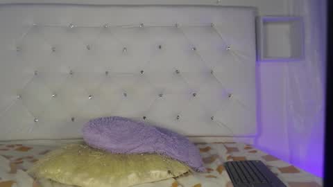 Snapshot of tatixxxvega chatting on October 1, 2:44 pm tatix online show from October 1, 2:44 pm