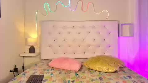 Snapshot of tatixxxvega chatting on September 9, 1:44 pm tatix online show from September 9, 1:44 pm