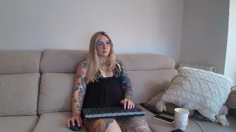 tattoobbgirl online show from July 4, 5:20 pm