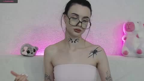 Taya online show from November 25, 7:36 pm