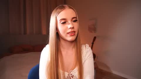 Taya online show from March 10, 4:22 pm