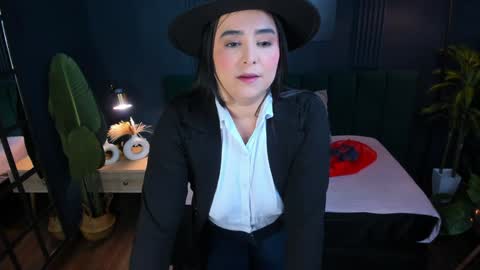 Snapshot of taylor_bennet chatting on January 25, 12:08 pm Taylor Bennet online show from January 25, 12:08 pm