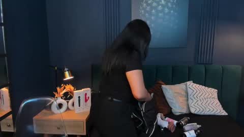Snapshot of taylor_bennet chatting on March 12, 12:15 pm Taylor Bennet online show from March 12, 12:15 pm