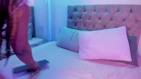 Taylor  online show from October 11, 4:50 am