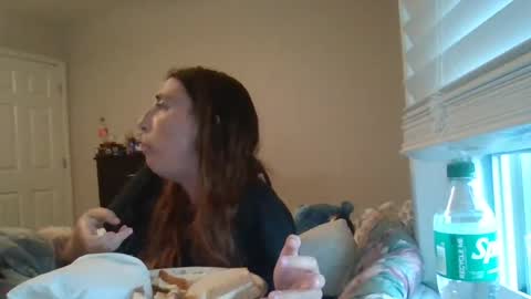 taylorslay online show from July 31, 12:00 am