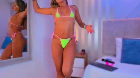 tayra online show from July 27, 7:11 pm