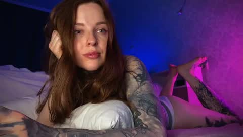 Mary     X TechnoElfff  INST    fansly kissmary online show from December 18, 5:10 pm