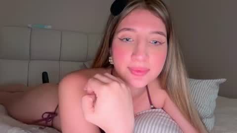 Amy No penetration Virgiin giirl online show from July 9, 9:28 pm