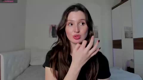 Snapshot of tender_babyy chatting on February 9, 4:29 pm Sexy girl Li online show from February 9, 4:29 pm