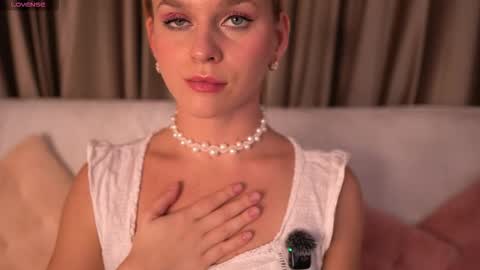 Ellis online show from December 18, 6:34 pm