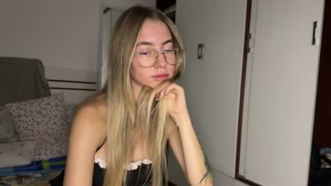 tessa_calmness online show from July 22, 3:07 am