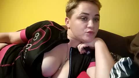 Tessa Renata online show from November 24, 4:14 am