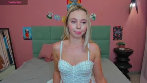 Tessa 3 online show from September 22, 1:37 am