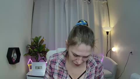 tessadaybreak online show from May 1, 6:49 am