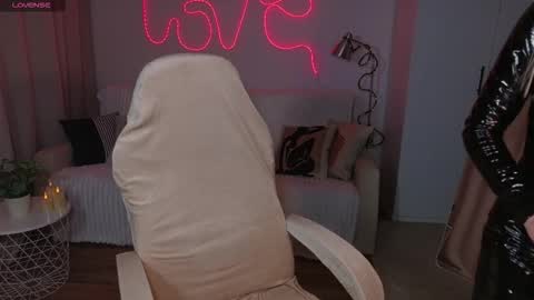 TessaHamilton online show from February 23, 5:56 pm