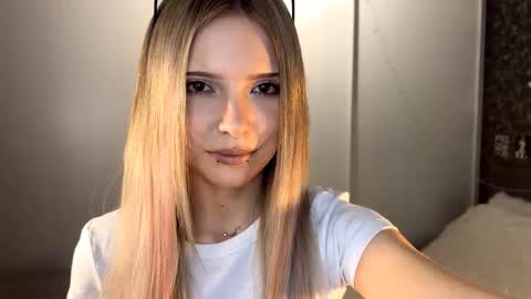 tessiebe online show from March 3, 2:01 pm