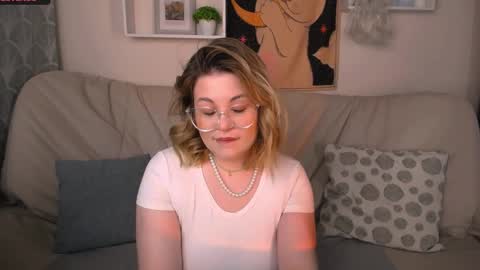 Snapshot of tesspleasure chatting on January 18, 4:37 am TESSA online show from January 18, 4:37 am