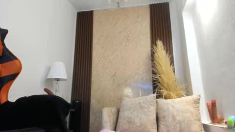 Sweet Thais  online show from February 9, 2:19 pm