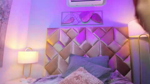 Thalya online show from March 14, 11:55 am