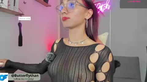 thamara_cooper_ online show from July 20, 11:27 pm