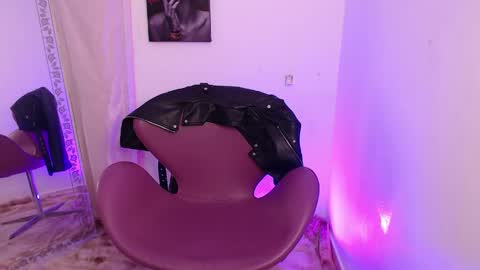   online show from April 29, 11:32 pm