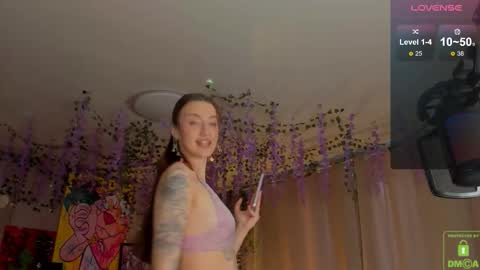 Your Eva online show from October 31, 6:39 am