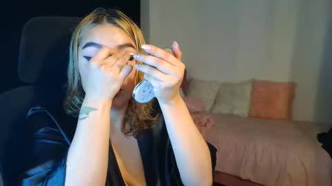   online show from November 20, 11:44 am