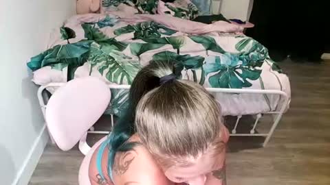 lina luna online show from June 12, 7:16 am