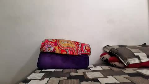 Snapshot of the_right_girl chatting on September 16, 6:32 am Suzan Sexy online show from September 16, 6:32 am