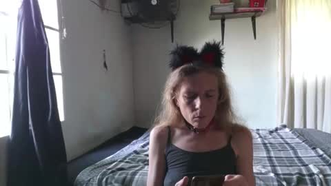 Snapshot of the_sinn_duo chatting on October 14, 7:22 am Sinn Fairy Levi Sinn online show from October 14, 7:22 am