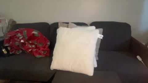 Girl Next Door  online show from February 4, 8:23 pm