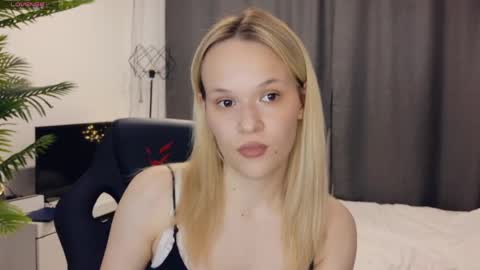 Lily online show from May 22, 7:56 pm