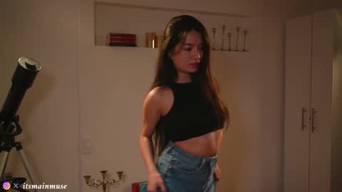 Iris online show from November 9, 10:49 pm