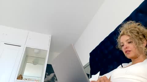 Lily Marie online show from July 17, 9:29 pm