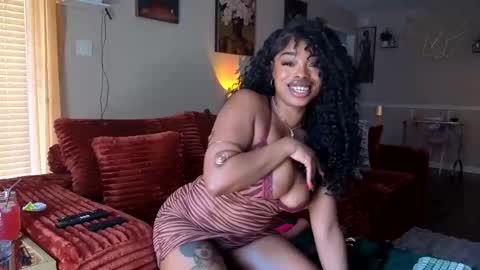 thelovelybrown online show from May 3, 4:43 pm