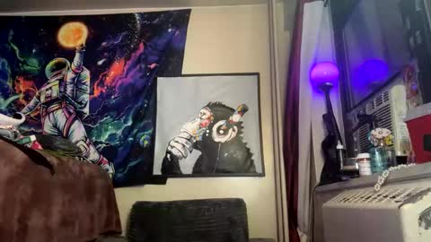 Snapshot of themoodywitch chatting on October 31, 10:19 am the moody witch online show from October 31, 10:19 am