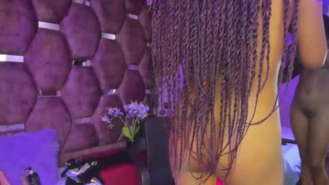 thiana_taylor online show from October 30, 9:05 pm