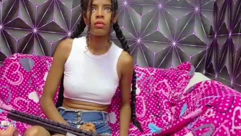 Snapshot of thianahorny chatting on October 7, 11:31 pm thianahorny online show from October 7, 11:31 pm
