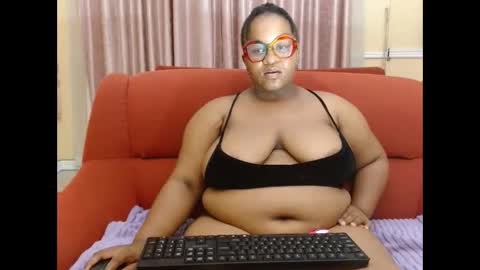 Snapshot of thickjuicyxxx chatting on October 11, 8:00 pm thickjuicyxxx online show from October 11, 8:00 pm
