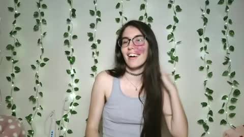 thistlefernsby online show from July 2, 3:23 am